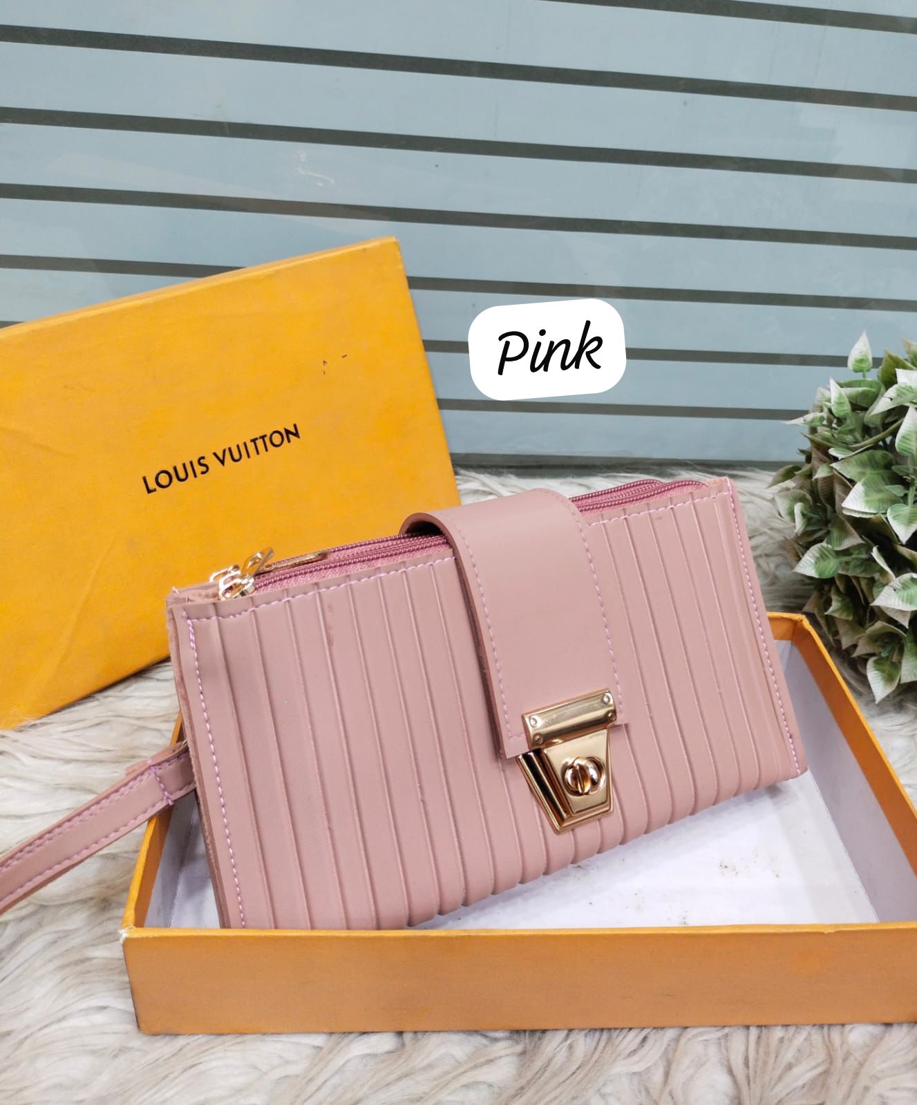 MASTER LOCK PREMIUM HANDWALLET FOR WOMEN
