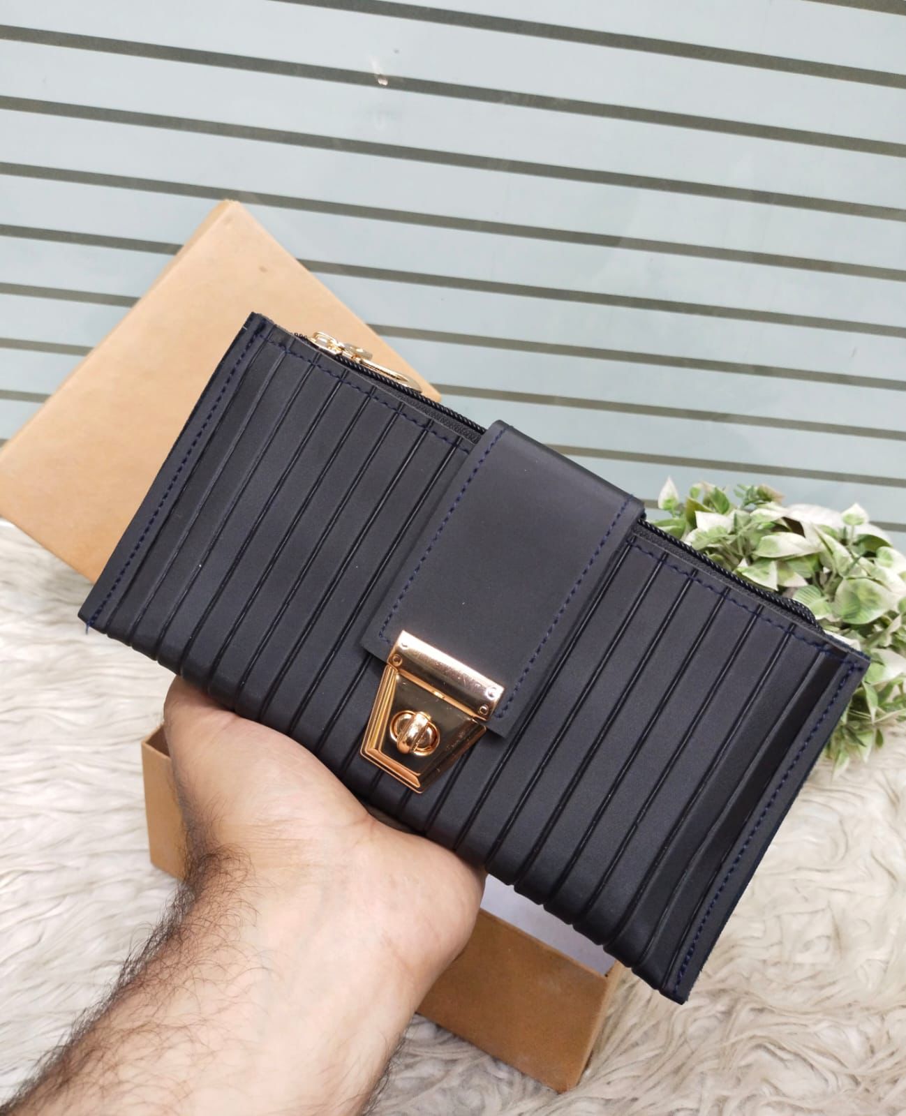 MASTER LOCK PREMIUM HANDWALLET FOR WOMEN