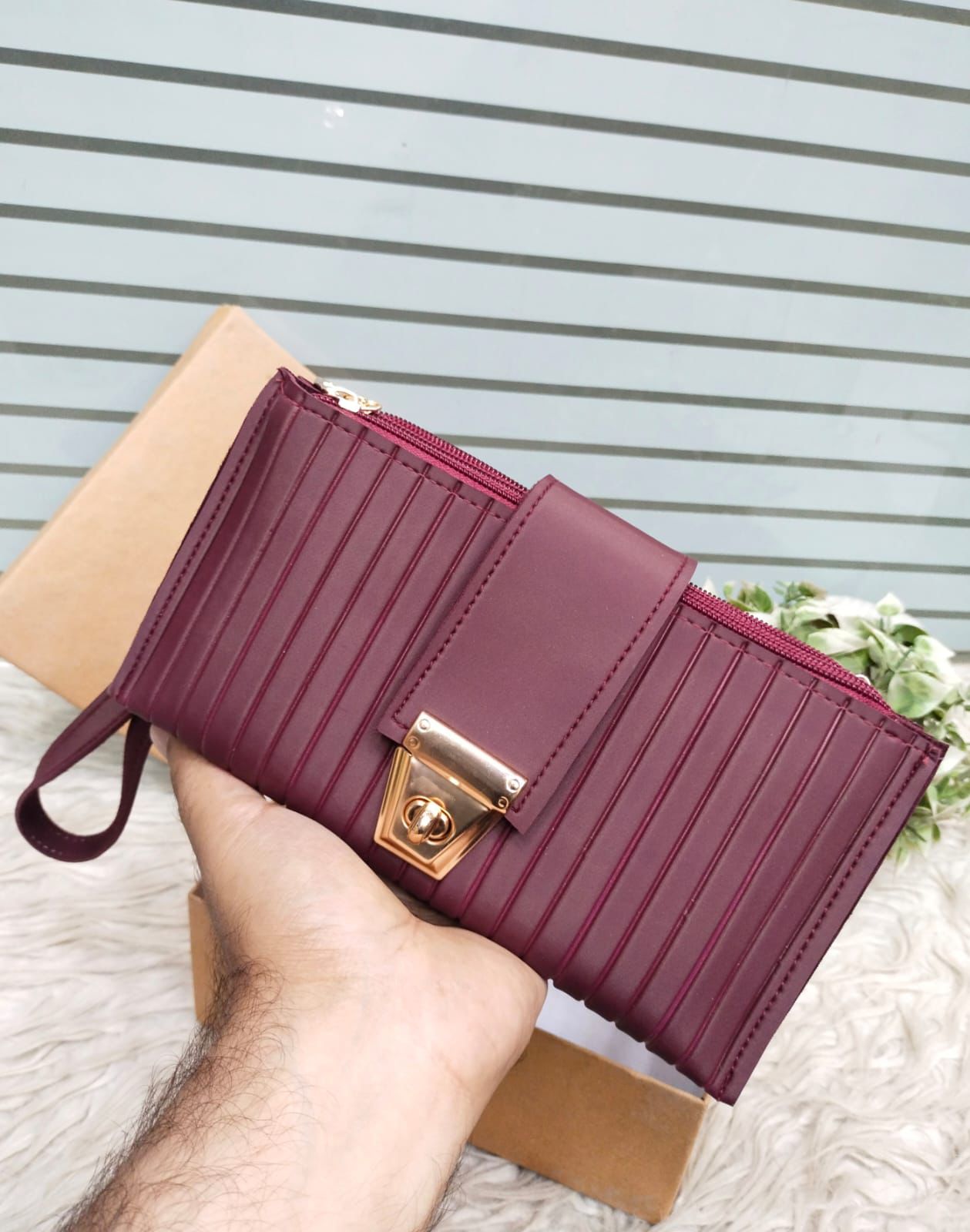 MASTER LOCK PREMIUM HANDWALLET FOR WOMEN
