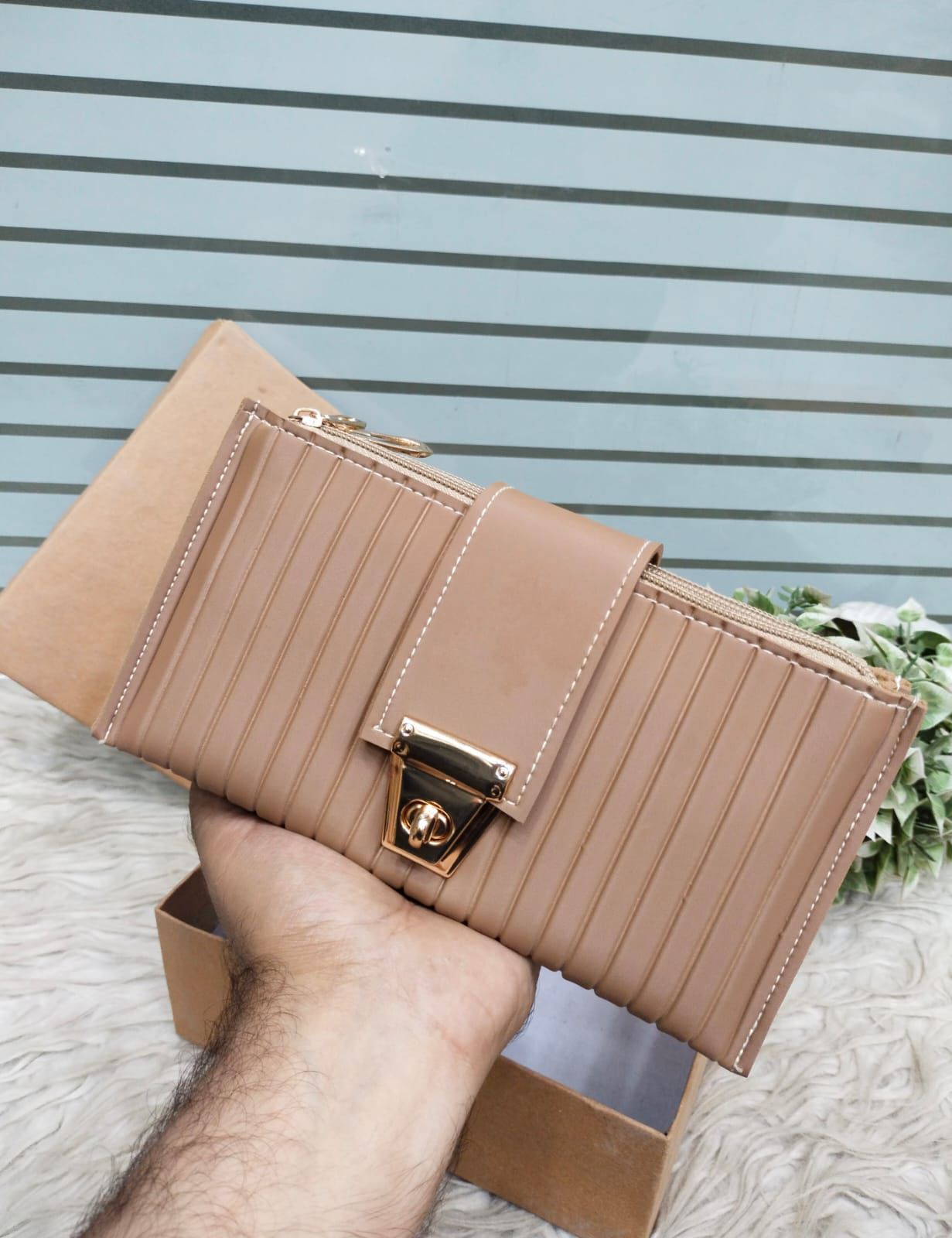 MASTER LOCK PREMIUM HANDWALLET FOR WOMEN