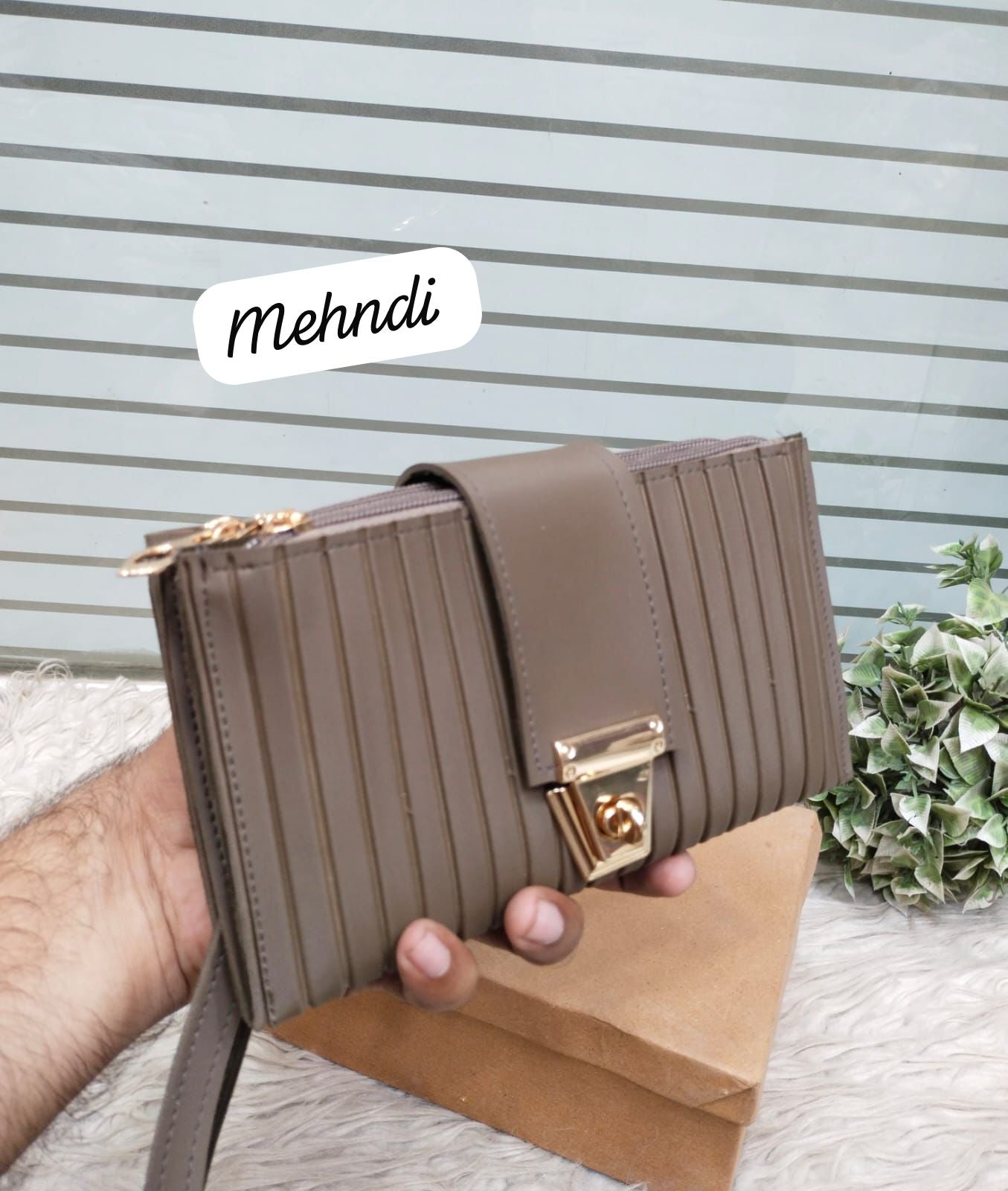 MASTER LOCK PREMIUM HANDWALLET FOR WOMEN