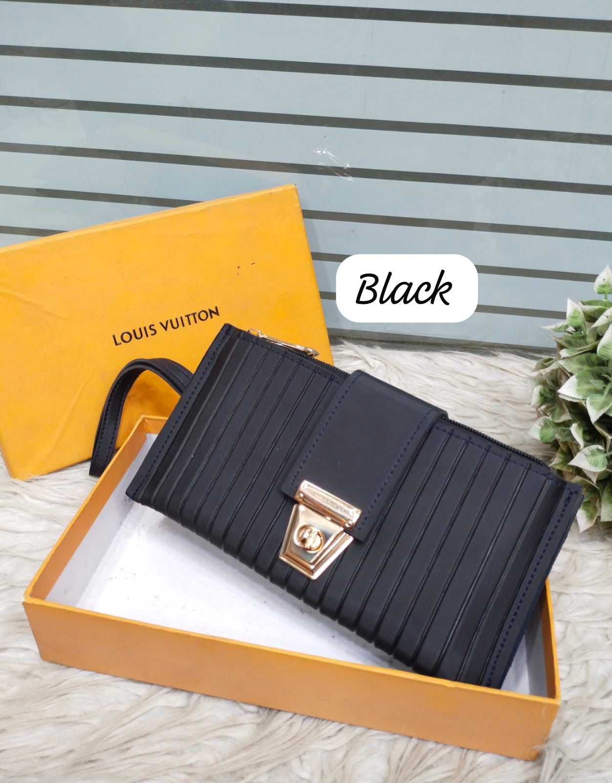 MASTER LOCK PREMIUM HANDWALLET FOR WOMEN