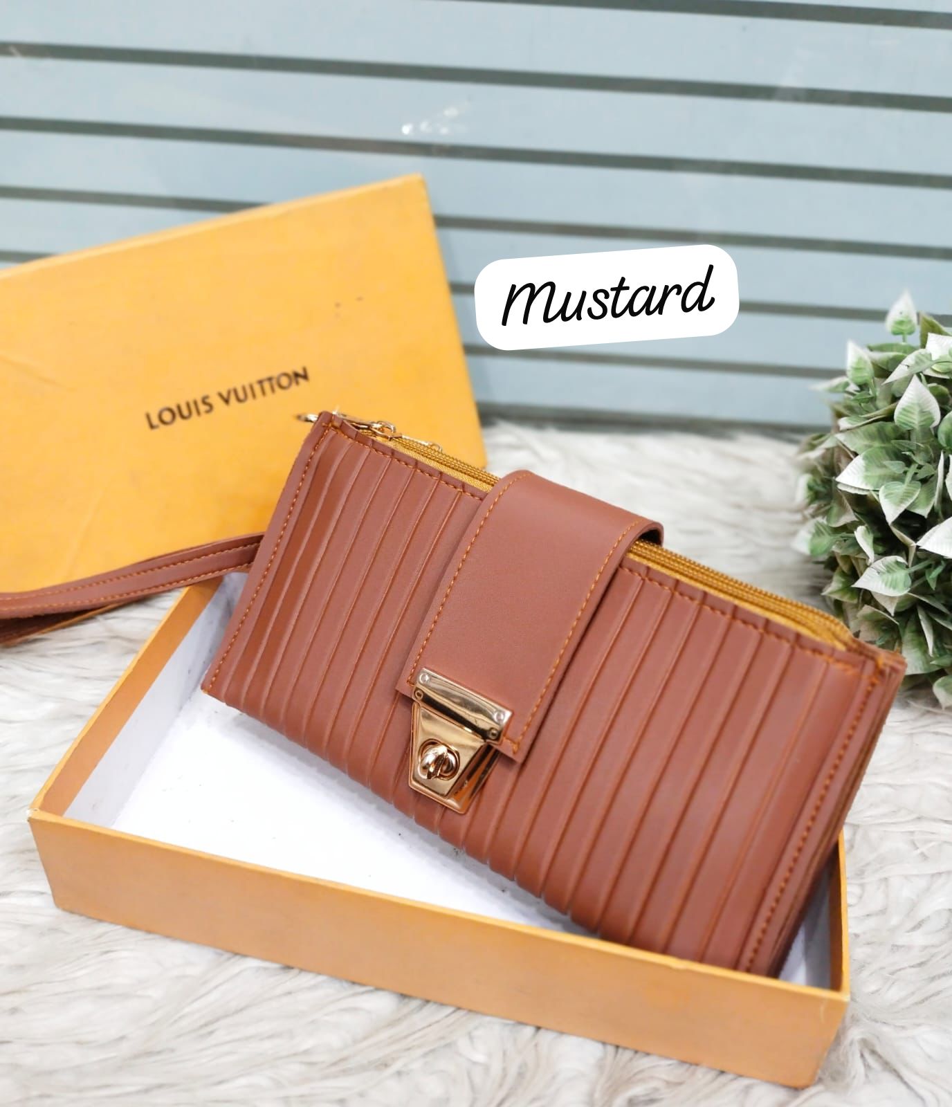 MASTER LOCK PREMIUM HANDWALLET FOR WOMEN
