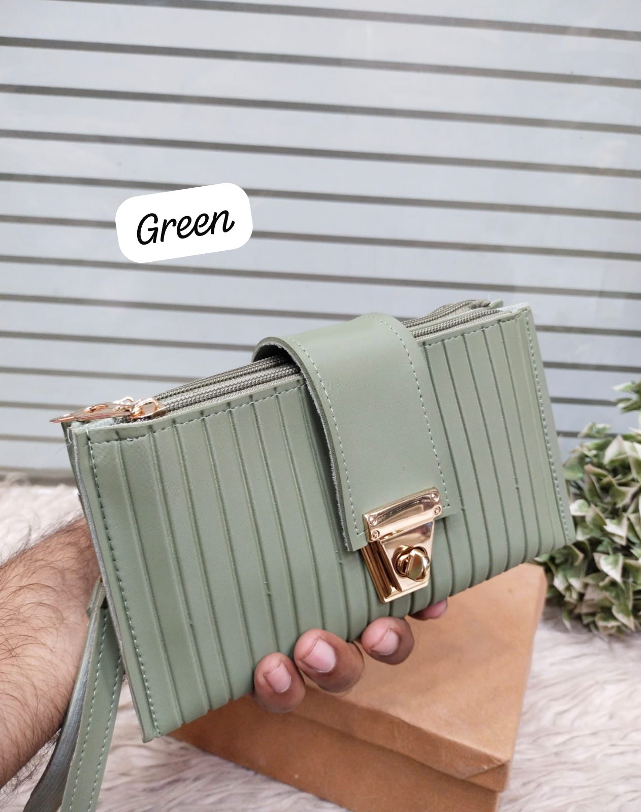 MASTER LOCK PREMIUM HANDWALLET FOR WOMEN