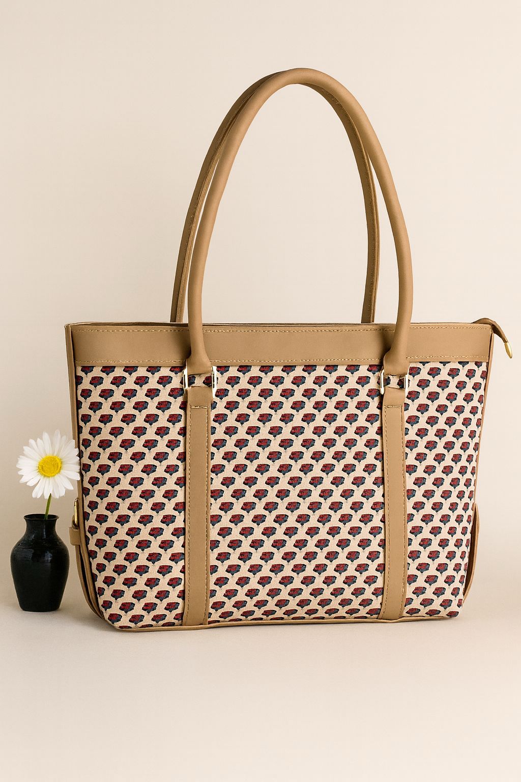 TRIBAL PATTERN TOTE BAG