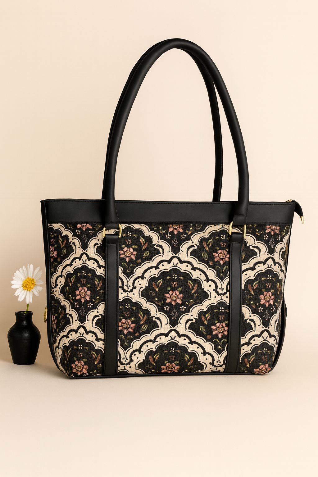 TRIBAL PATTERN TOTE BAG
